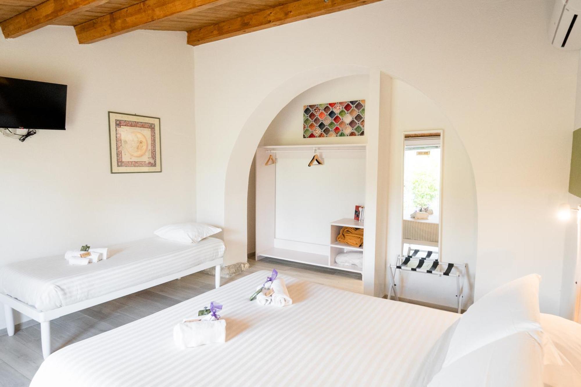 Agriturismo Bio Podere 109 - Wine&Food อัลเบเรเซ ภายนอก รูปภาพ