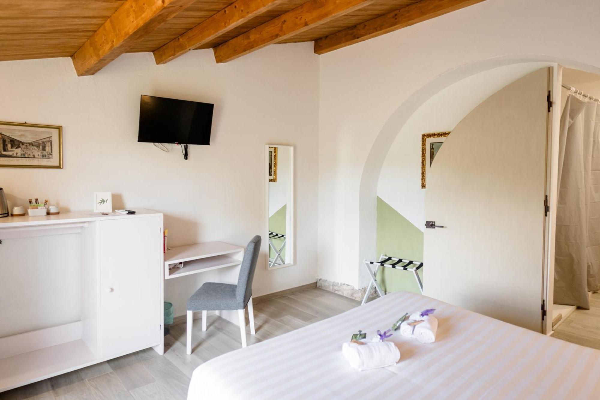 Agriturismo Bio Podere 109 - Wine&Food อัลเบเรเซ ภายนอก รูปภาพ